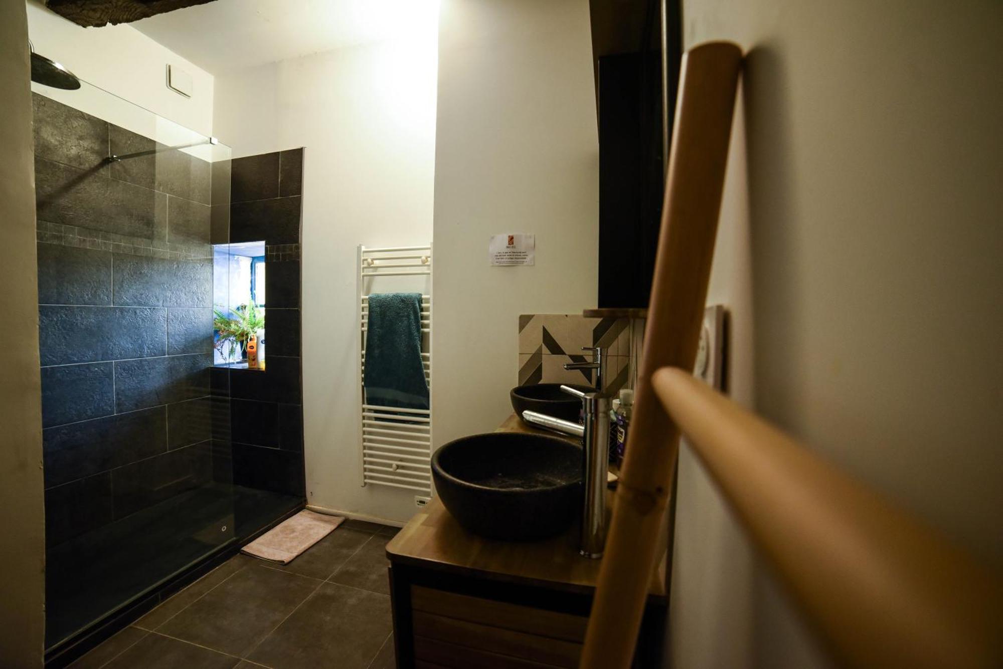 Amani Hostel La Reole Luaran gambar