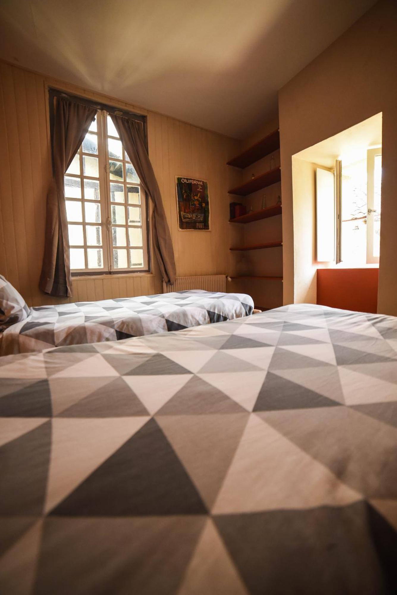 Amani Hostel La Reole Luaran gambar