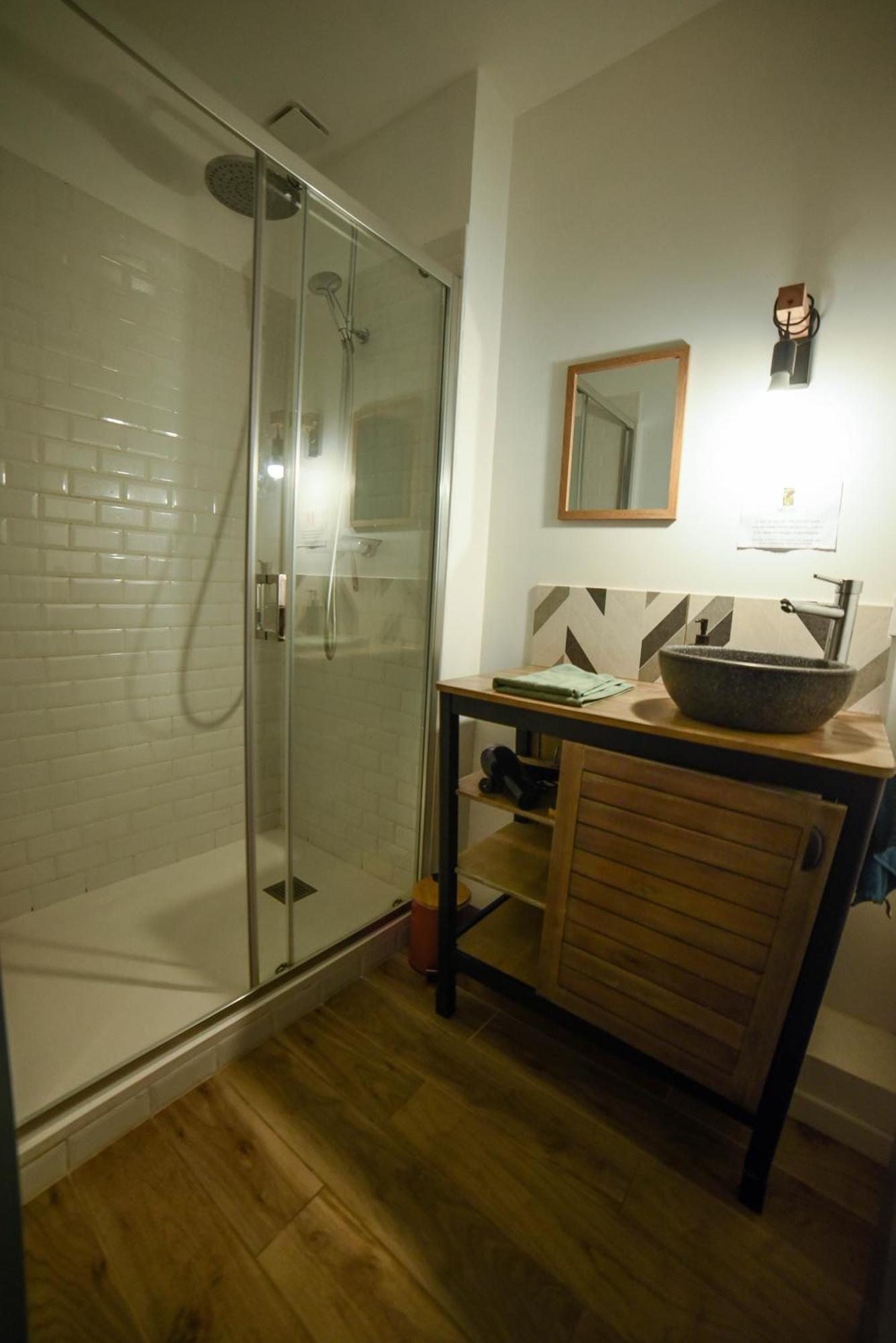Amani Hostel La Reole Luaran gambar